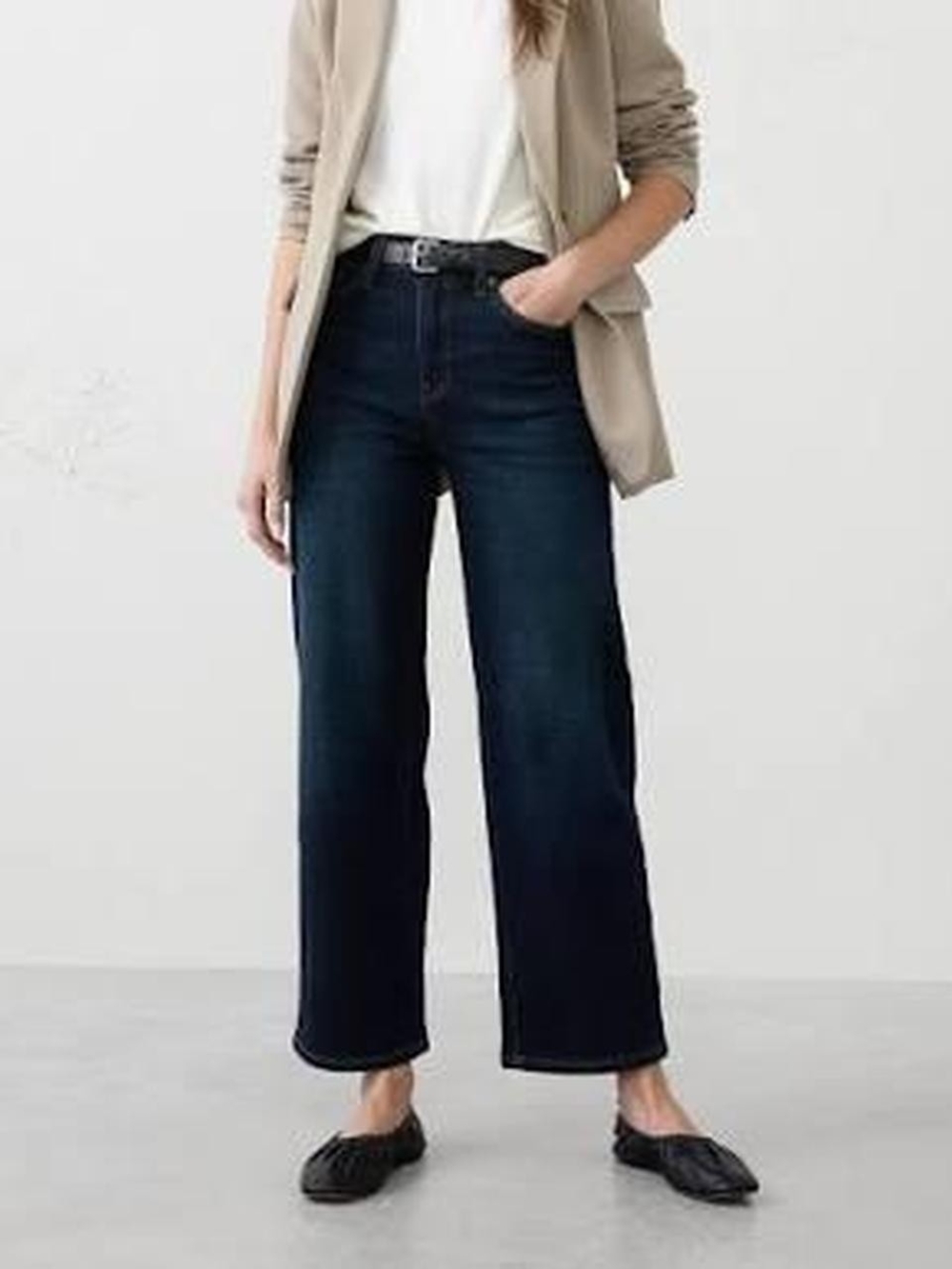Banana Republic Women's Straight High-Rise Jeans in Dark Blue - Size 25 Petite